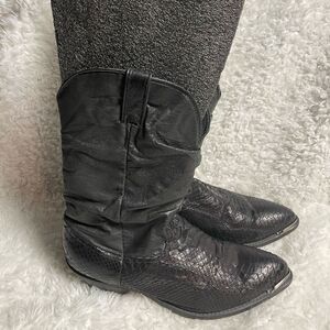Code West men’s cowboy Boots leather Black &
snake skin print Size9.5